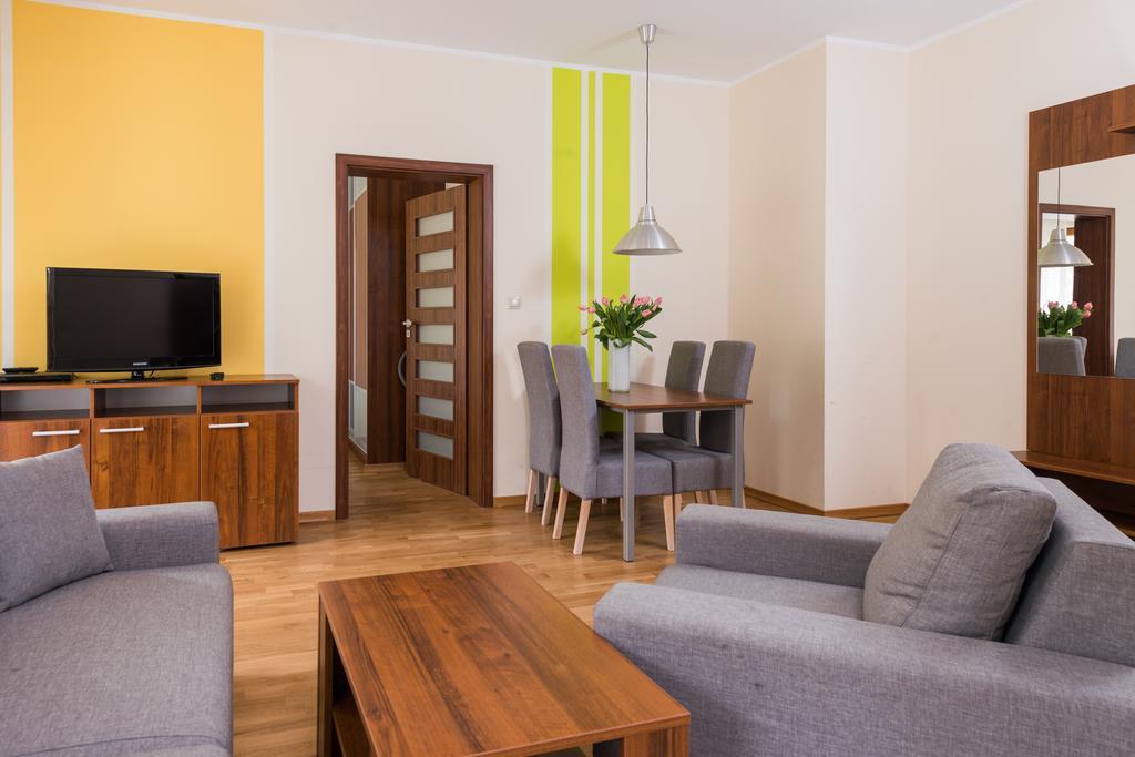 Apartamenty Sun & Snow Villa Cztery Pory Roku - Basen Sezonowy, Sauna, Blisko Lasu, Blisko Plazy, Plac Zabaw Jastrzebia Gora Quarto foto